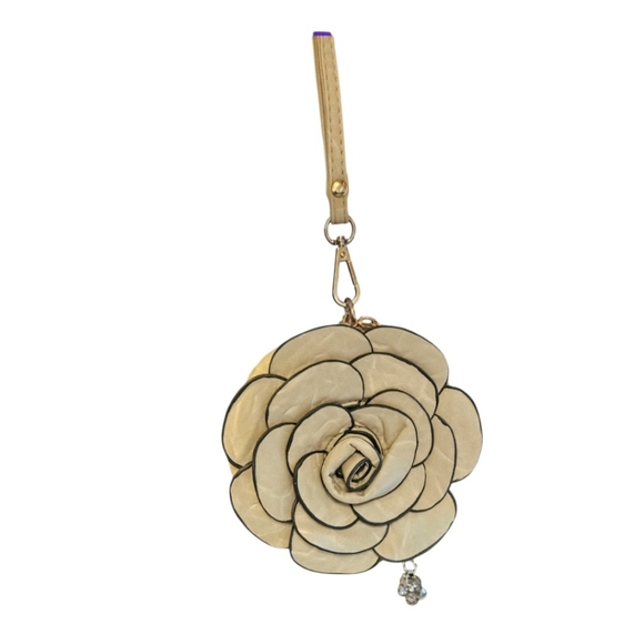 Leather Flower Wristlet w/ Beaded Flower Dangle - Picture 5 of 8